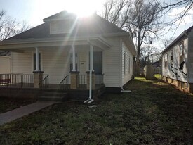 605 S Purdy Ave in Lyons, KS - Building Photo