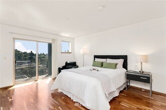 412 11th Ave, Unit 410 in Seattle, WA - Foto de edificio - Building Photo