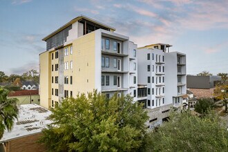 829 Yale St in Houston, TX - Building Photo - Building Photo