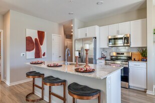 Alta 99th in Phoenix, AZ - Building Photo