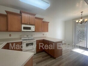 16833 S Magenta Rd in Phoenix, AZ - Building Photo - Building Photo