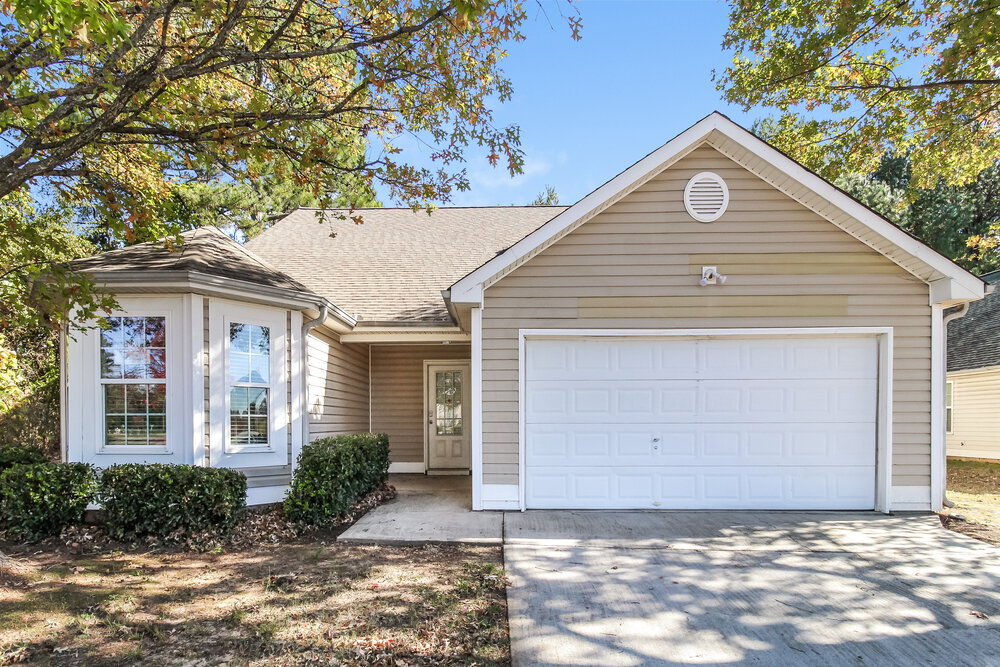 664 Fairgreen Trail in Stockbridge, GA - Building Photo