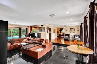 1155 S Biscayne Point Rd in Miami Beach, FL - Building Photo - Building Photo