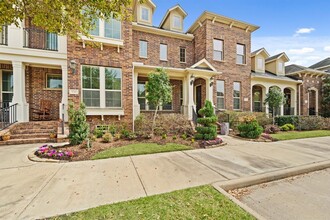 534 Imperial Blvd in Sugar Land, TX - Foto de edificio - Building Photo