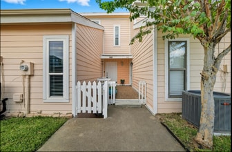 644 Harbor Dr in Azle, TX - Building Photo - Building Photo