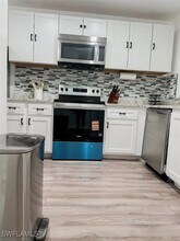 1211 Commonwealth Cir in Naples, FL - Building Photo - Building Photo