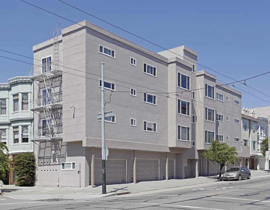 1490 Chestnut St in San Francisco, CA - Building Photo