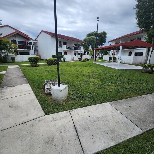 7500 SW 153rd Ct in Miami, FL - Building Photo - Building Photo