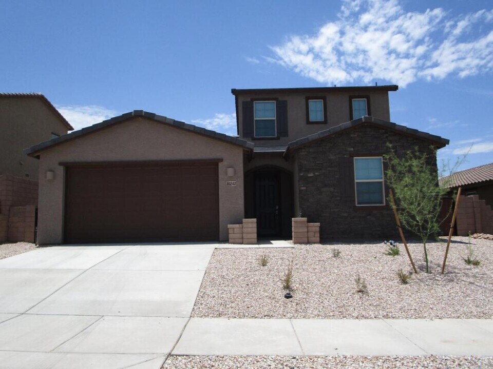 10242 S Pantano Knolls Dr in Vail, AZ - Building Photo