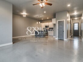 4746 W Main St in Norman, OK - Building Photo