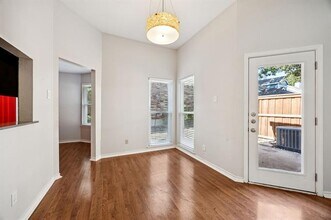 18111 Whispering Gables Ln in Dallas, TX - Building Photo - Building Photo