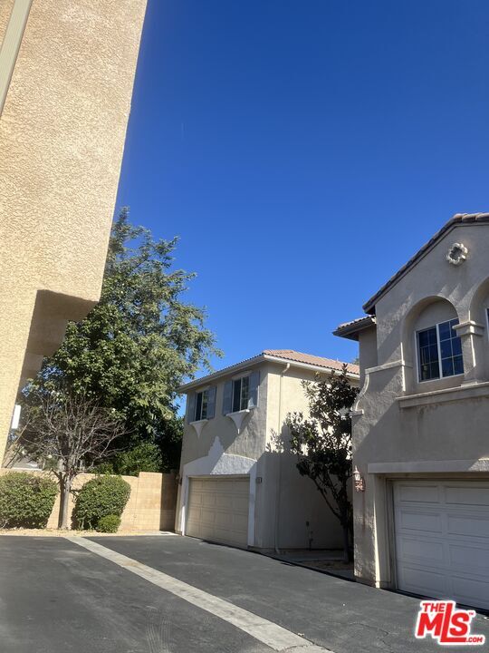 12359 Sonoma Dr in Los Angeles, CA - Building Photo - Building Photo