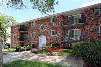 Dunhill South Apartments in District Heights, MD - Building Photo - Building Photo