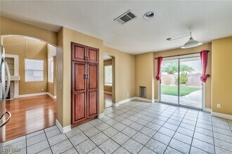 3520 Tuscany Village Dr in Las Vegas, NV - Building Photo - Building Photo