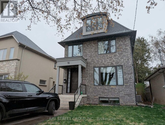 16 Enfield Ave in Toronto, ON - Building Photo - Building Photo