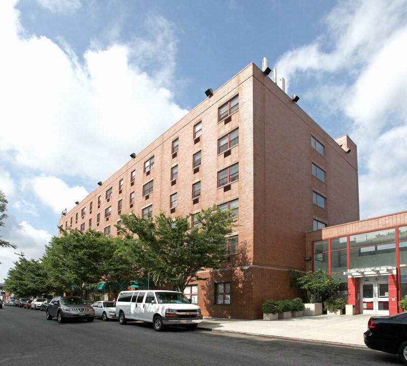 Genesis Neighborhood Plaza in Brooklyn, NY - Building Photo