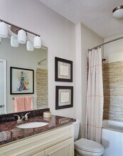 Villa Milano Apartments and Villas in Leawood, KS - Building Photo - Building Photo