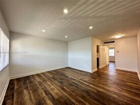 2300 Madison St in Hollywood, FL - Building Photo