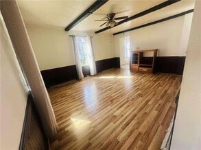 136 Whitestown Rd in Lyndora, PA - Building Photo - Building Photo