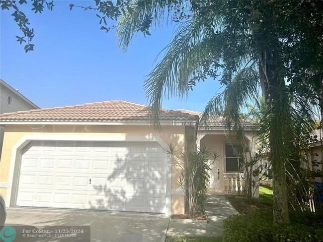 3933 NW 88th Terrace in Coral Springs, FL - Building Photo - Building Photo