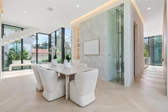 536 W 51st St in Miami Beach, FL - Building Photo - Building Photo