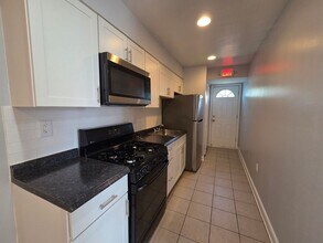 4013 Gault Pl NE in Washington, DC - Building Photo - Building Photo
