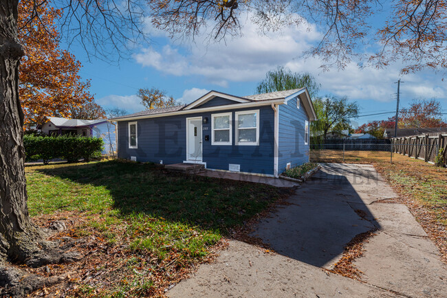 2303 W Casado St in Wichita, KS - Foto de edificio - Building Photo