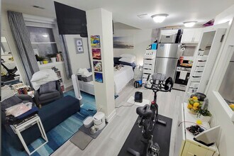 648 W Roscoe St, Unit 648-Garden in Chicago, IL - Foto de edificio - Building Photo