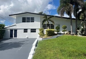 2413 Nassau Ln in Fort Lauderdale, FL - Building Photo