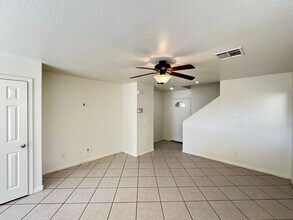 530 Cabis Bay St in Las Vegas, NV - Building Photo - Building Photo