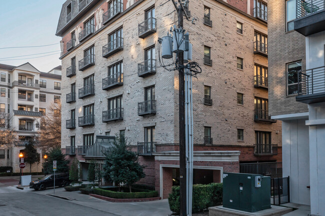 Drexel Montane Apartments in Dallas, TX - Foto de edificio - Building Photo