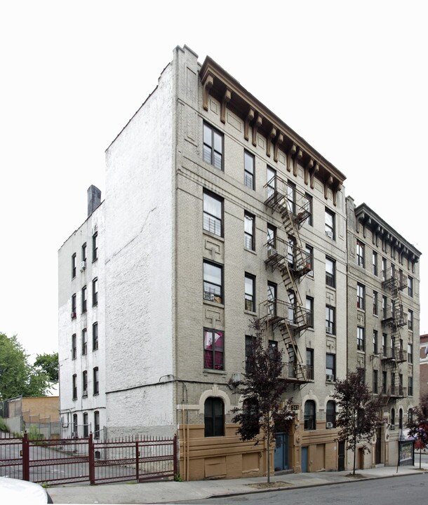 343 E 173rd St in Bronx, NY - Building Photo