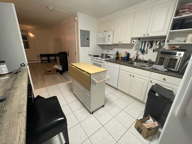 14 Westford St, Unit 6 in Boston, MA - Foto de edificio - Building Photo