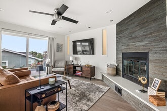 1317 Cornish Dr in Cardiff By The Sea, CA - Building Photo - Building Photo
