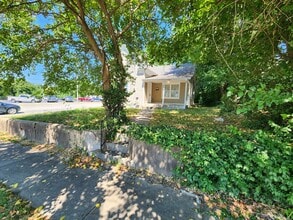 2354 N Pierce Ave in Springfield, MO - Foto de edificio - Building Photo