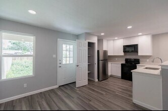 311 Bundy St in San Antonio, TX - Foto de edificio - Building Photo