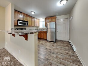 22612 6th Ave S, Unit 1 in Des Moines, WA - Foto de edificio - Building Photo