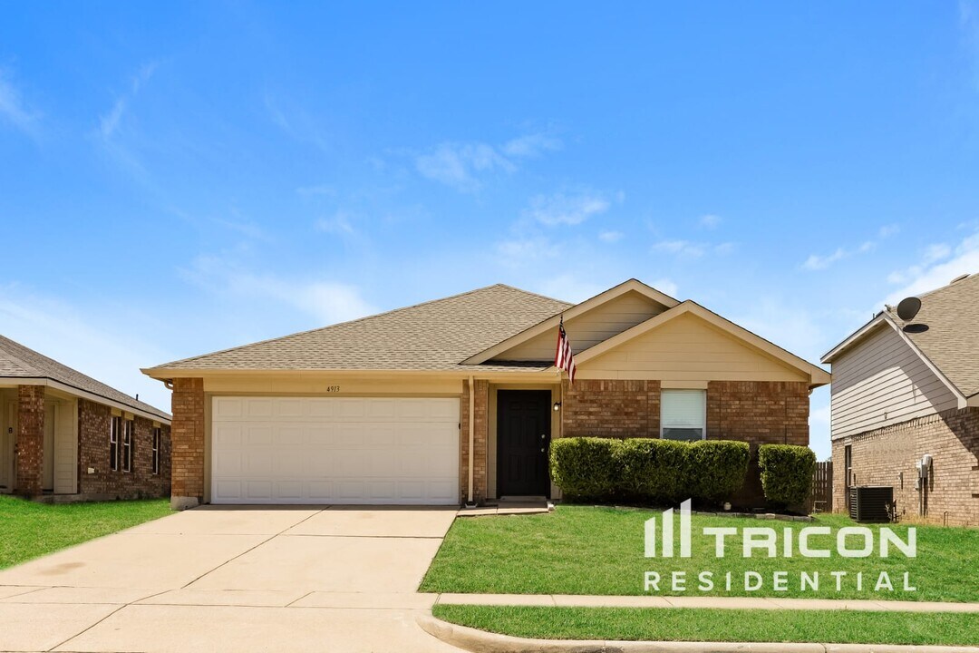 4913 Creek Ridge Trail in Fort Worth, TX - Building Photo