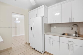 16740 NE 9th Ave in North Miami Beach, FL - Building Photo - Building Photo