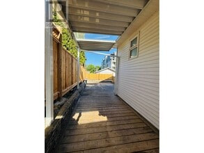 217 Lebleu St in Coquitlam, BC - Building Photo - Building Photo