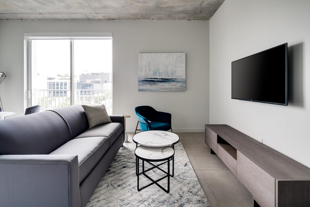 70 NW 25th St in Miami, FL - Building Photo