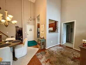 2700 Bellforest Ct in Vienna, VA - Building Photo - Building Photo