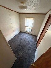 905 W 37th Ave in Hobart, IN - Building Photo - Building Photo