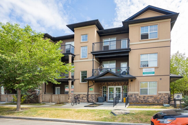 Victoria Gardens in Calgary, AB - Building Photo - Building Photo