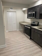 281 Oak Dr, Unit 281 in Coraopolis, PA - Building Photo - Building Photo