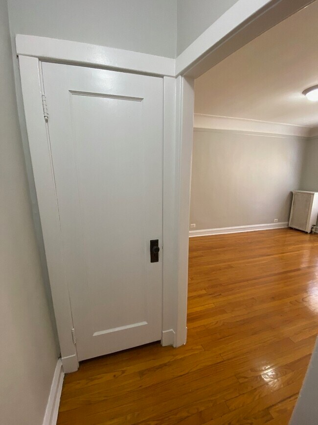 6514 N Glenwood Ave in Chicago, IL - Building Photo - Building Photo