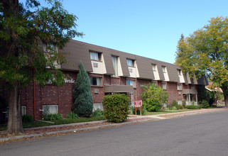 Nordic Arms Apartments in Aurora, CO - Building Photo - Building Photo