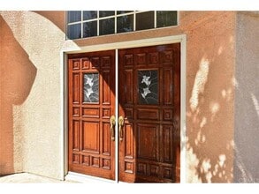 915 W Arrow Hwy, Unit 5 in Claremont, CA - Building Photo - Building Photo