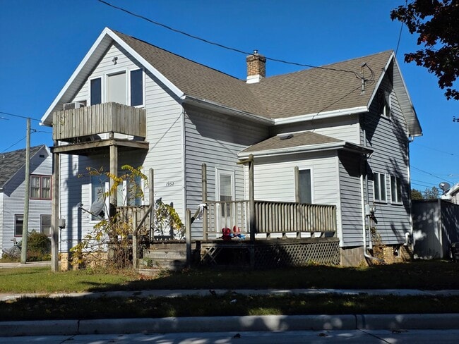 property at 1952 Roosevelt Ave