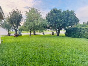 3601 SW Ballweg St in Port St. Lucie, FL - Building Photo - Building Photo
